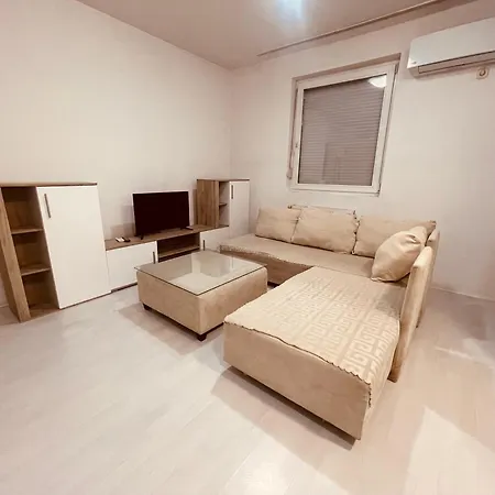 Axis 61 * Skopje